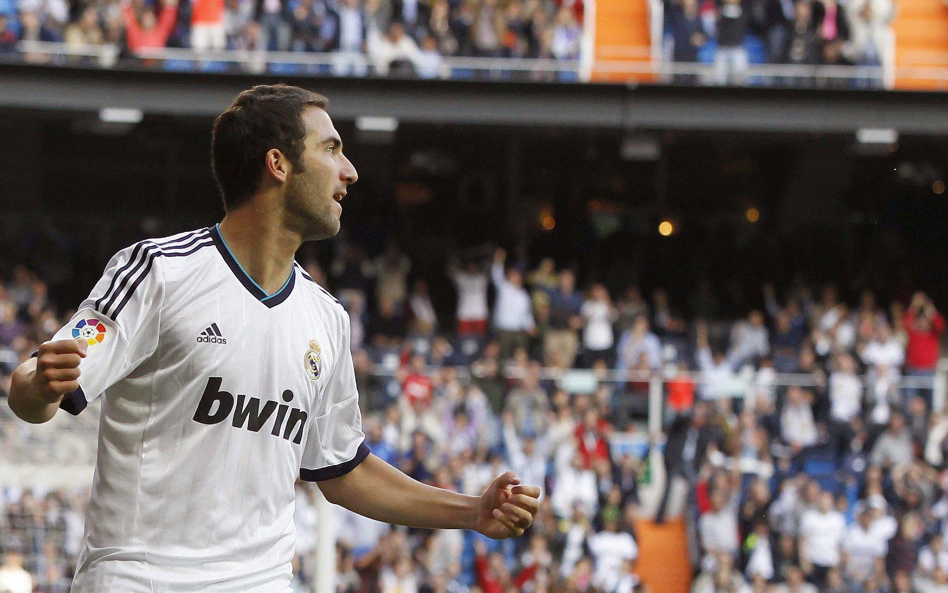 曼联炸弹小队表现引爆争议,拉特克利夫文化重建说辞遭质疑