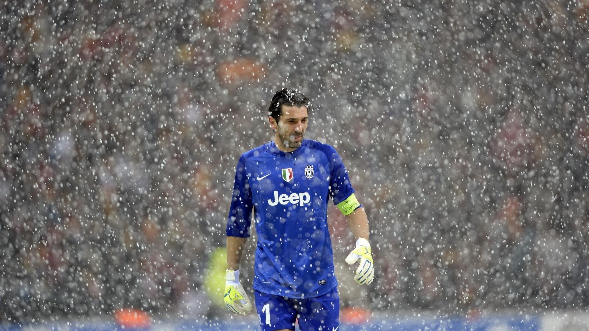 沉默巨人马奎尔，从低谷到巅峰的掌声，诠释职业精神的时代范本